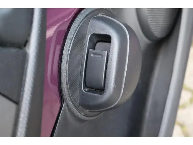 Peugeot 107 1.0 Active 2012 Benzine 18