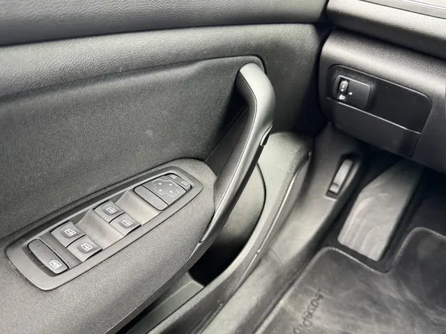 Renault Mégane Estate 1.3 TCE LIMITED 2020 Benzine 19