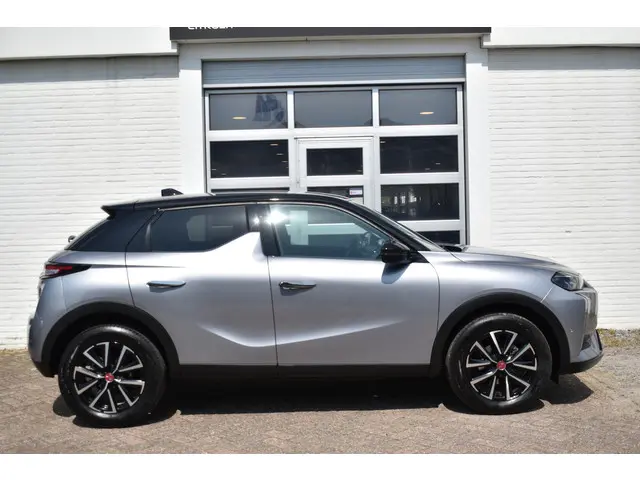 DS DS 3 PureTech 130 EAT8 Performance Line 2024 Benzine 11