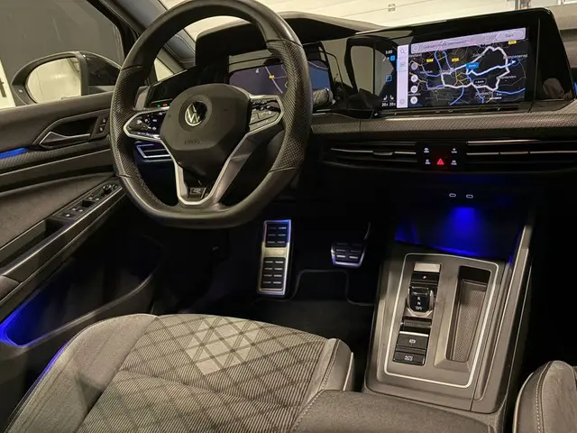 Volkswagen Golf 1.5 eTSI R-Line 2020 Hybride Benzine 11