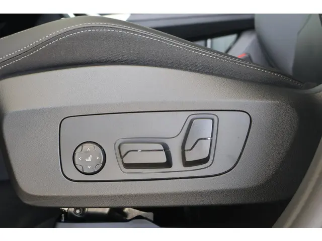 BMW iX1 xDrive30 2025 Elektrisch 13