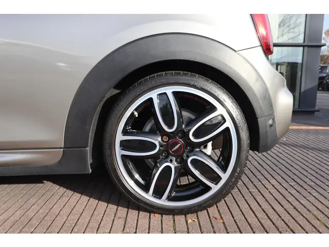 MINI Cooper S Cabrio 2.0 2019 Benzine 6