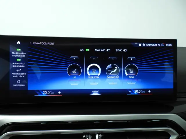 BMW 2 Serie Coupe 230i 2024 Benzine 27
