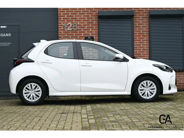 Toyota Yaris 1.0 VVT-i Comfort 2022 Benzine 8