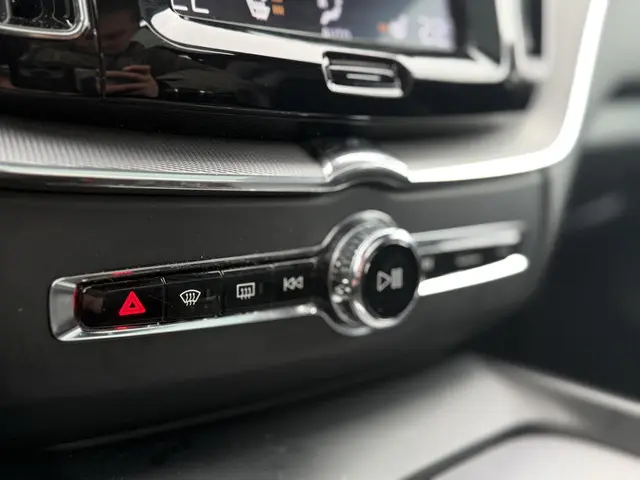 Volvo XC60 2.0 T6 AWD R-Design 2018 Benzine 46