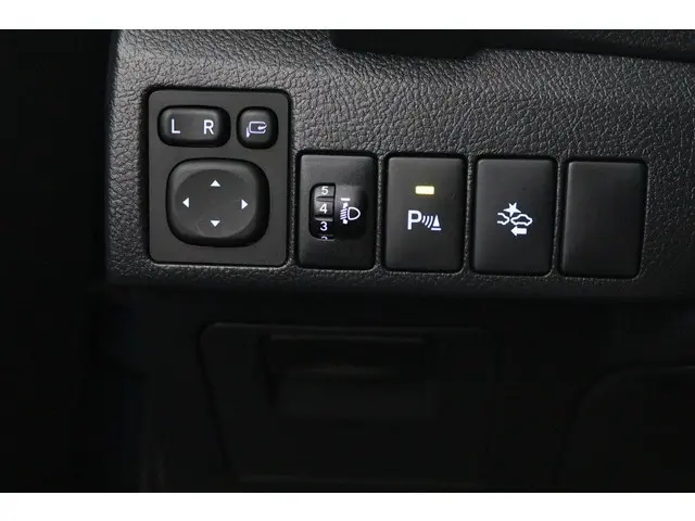 Toyota Auris 1.8 Hybrid Dynamic 2018 Hybride Benzine 29