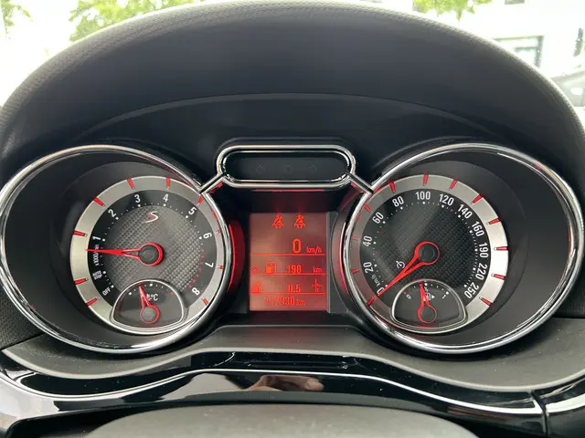 Opel ADAM 1.4 Turbo Rocks S 2016 Benzine 9