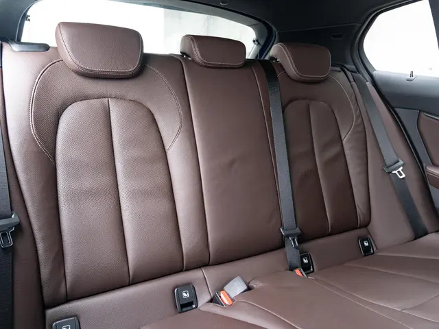 BMW 1 Serie 5-deurs 2021 Benzine 11