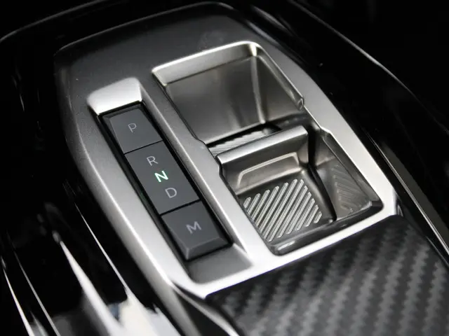 Peugeot 2008 1.2 Hybrid 145 GT 2026 Hybride Benzine 30