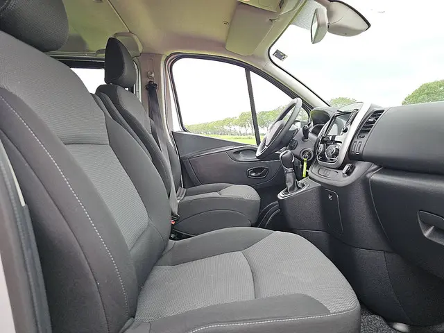 Renault Trafic 2.0 DCI 2021 Diesel 7