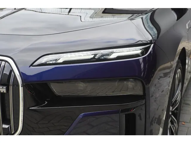 BMW 7 Serie M760e xDrive 2023 Hybride Benzine 30