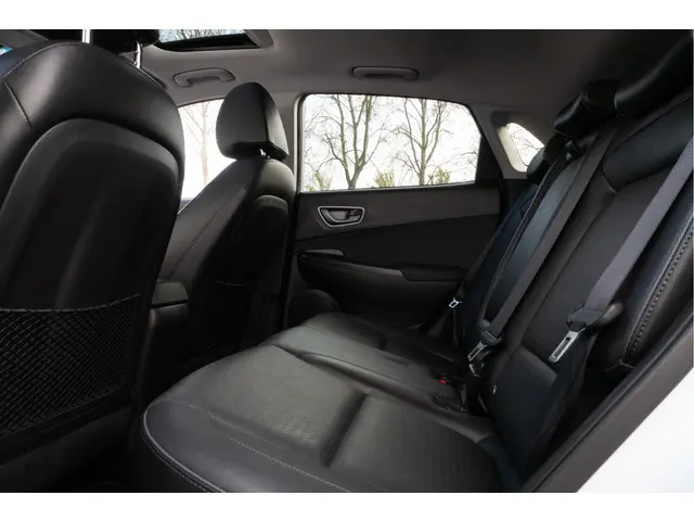 Hyundai Kona EV Premium 64 kWh SOH 93% 2019 Elektrisch 15