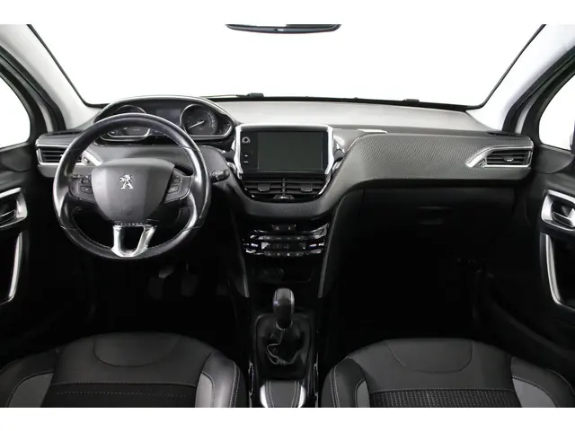 Peugeot 2008 1.2 PureTech Allure 110 PK. 2017 Benzine 4