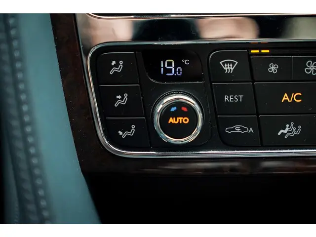 Bentley Flying Spur 6.0 W12 2016 Benzine 24