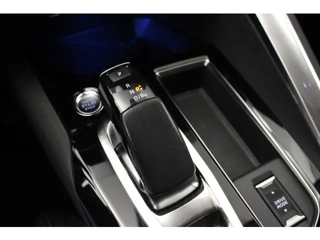 Peugeot 3008 1.6 HYbrid 225 Allure 2021 Hybride Benzine 17