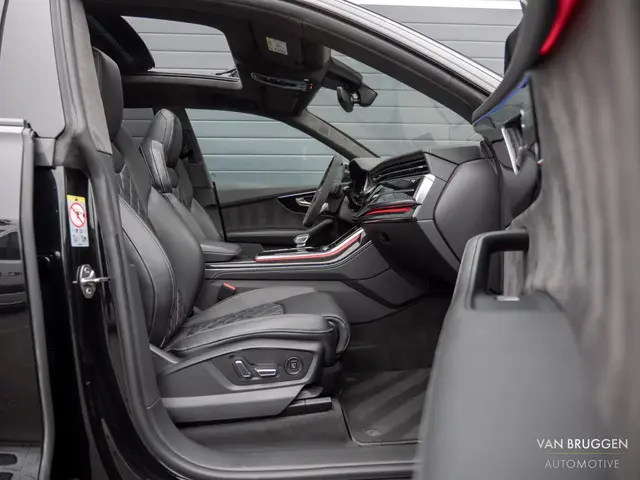 Audi Q8 55 TFSI e quattro S-Line 2021 Hybride Benzine 18