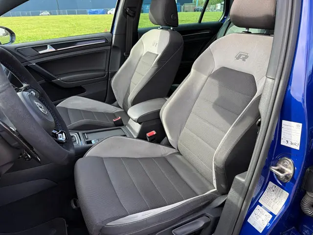 Volkswagen Golf 2.0 TSI R 4Motion 2015 Benzine 10