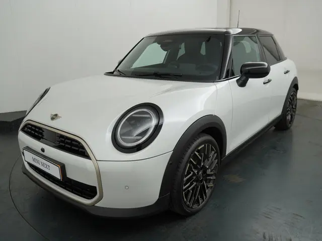 MINI 5-Deurs Cooper C 2026 Benzine 28