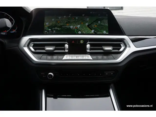 BMW 3 Serie 318i 2021 Benzine 10