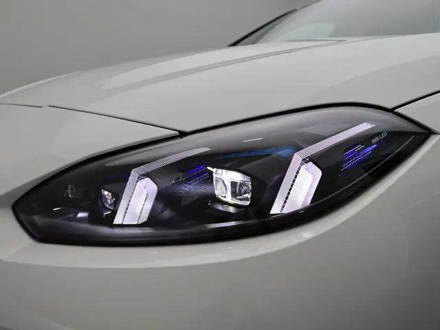 BMW 1 Serie 120 2025 Benzine 21