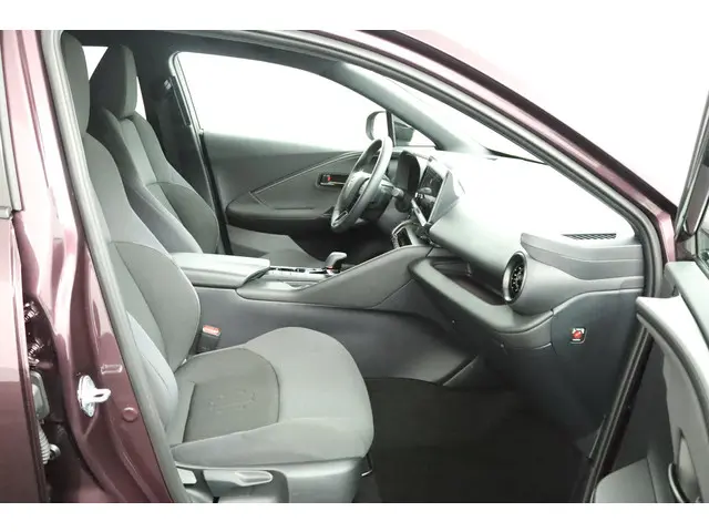 Toyota C-HR 1.8 Hybrid 140 Dynamic 2024 Hybride Benzine 52