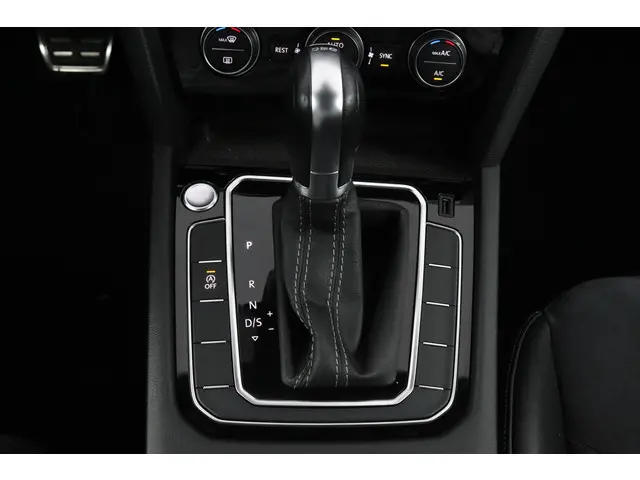 Volkswagen Arteon 1.5 TSI Business R 2019 Benzine 36