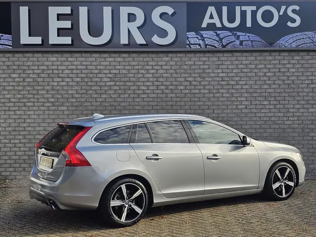 Volvo V60 1.5 T3 Nordic+ R-Design Leer/Navi/Pdc 2017 Benzine 4