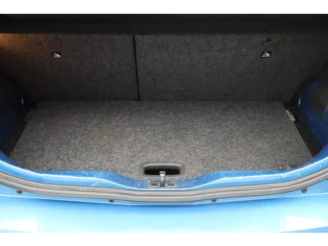 Volkswagen up! 1.0 BMT high up! 2019 Benzine 12