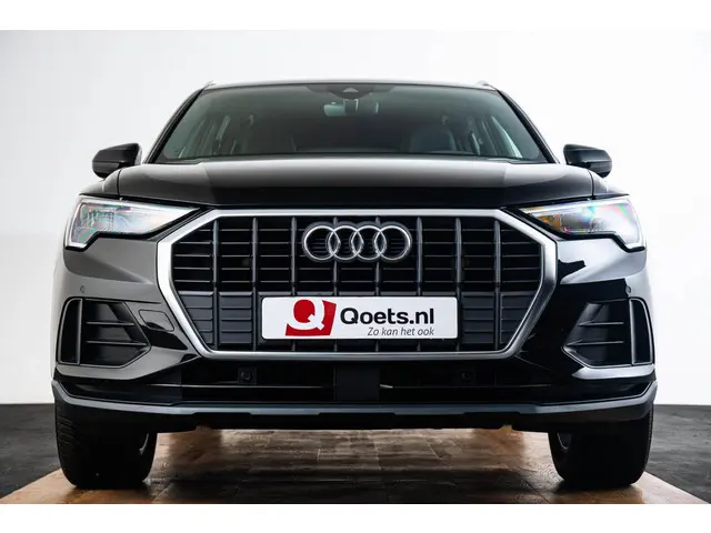 Audi Q3 45 TFSI e S edition 2022 Hybride Benzine 22