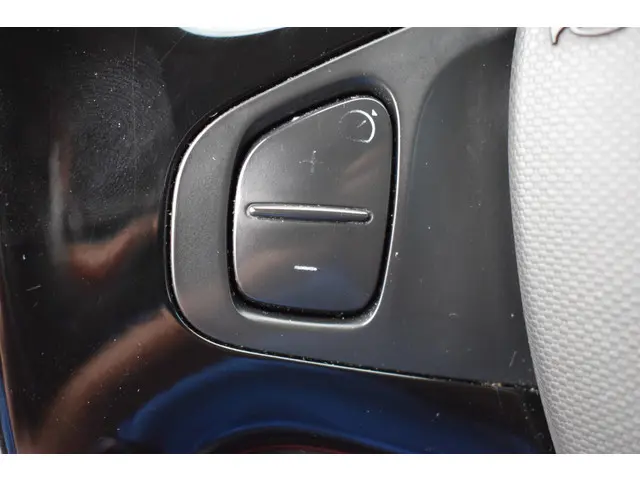 Renault Clio 0.9 TCE Expression 2015 Benzine 22