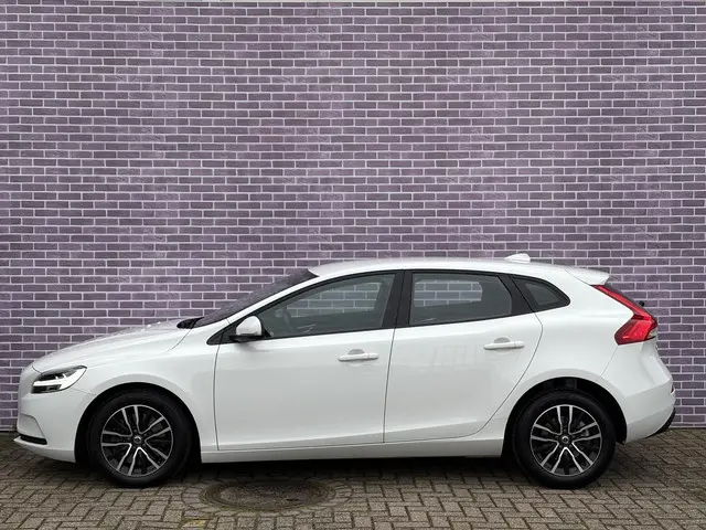 Volvo V40 1.5 T2 Edition+ 2018 Benzine 29