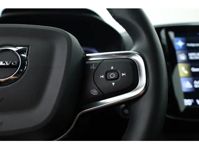 Volvo XC40 1.5 T4 Recharge R-Design 2022 Hybride Benzine 12