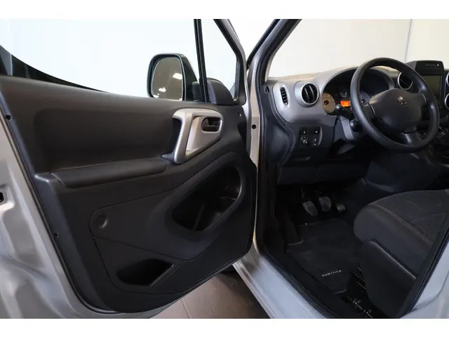 Peugeot Partner Tepee PT 110 Active 2018 Benzine 18