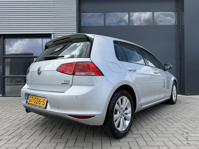 Volkswagen Golf 1.0 TSI Comfortline 2015 Benzine 32