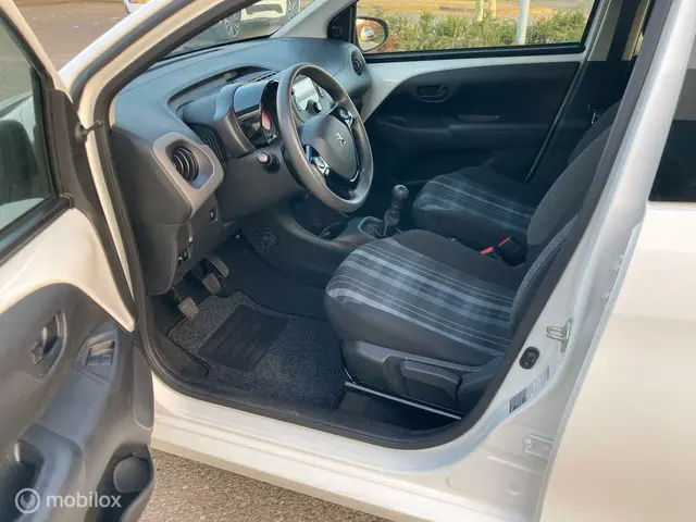 Peugeot 108 1.0 e-VTi Active 5 deurs airco 2020 Benzine 10