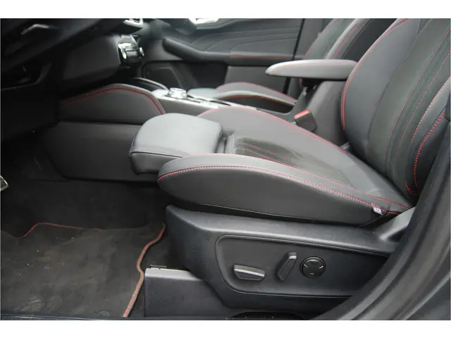 Ford Kuga 2.5 PHEV 243PK ST-Line X 2025 Hybride Benzine 20