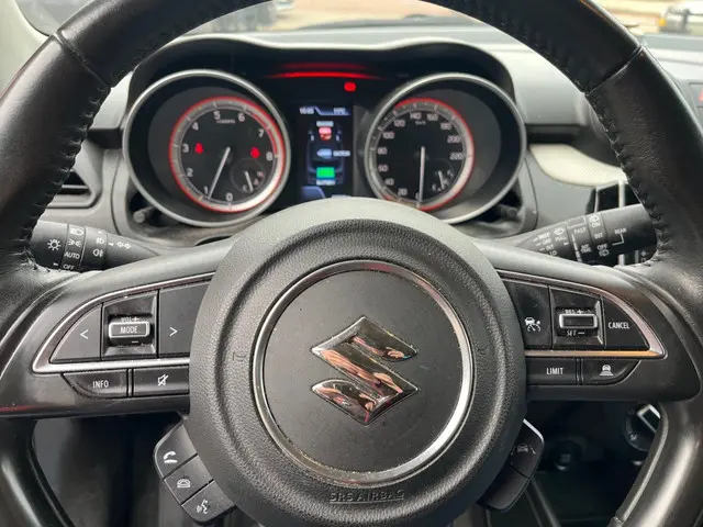 Suzuki Swift 1.2 Select Smart Hybrid 2022 Benzine 5