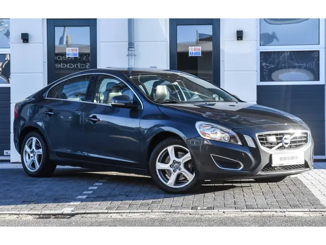 Volvo S60 2.0 T5 Momentum 2013 Benzine 36