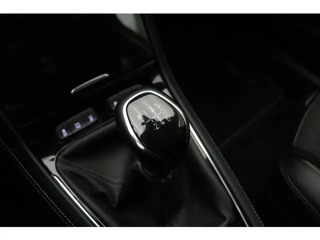 Opel Grandland X 1.2 Turbo Business + 2019 Benzine 20