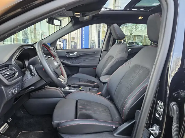 Ford Kuga 2.5 FHEV ST-Line X 2024 Hybride Benzine 26