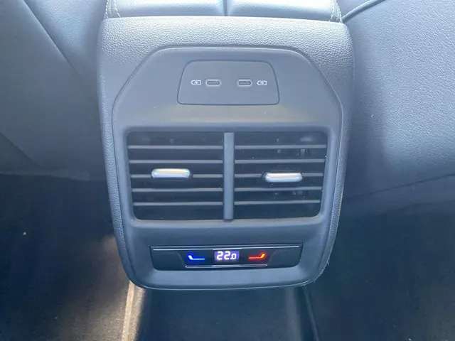 Volkswagen Passat Variant 1.5 eTSI Business 2024 Benzine 10