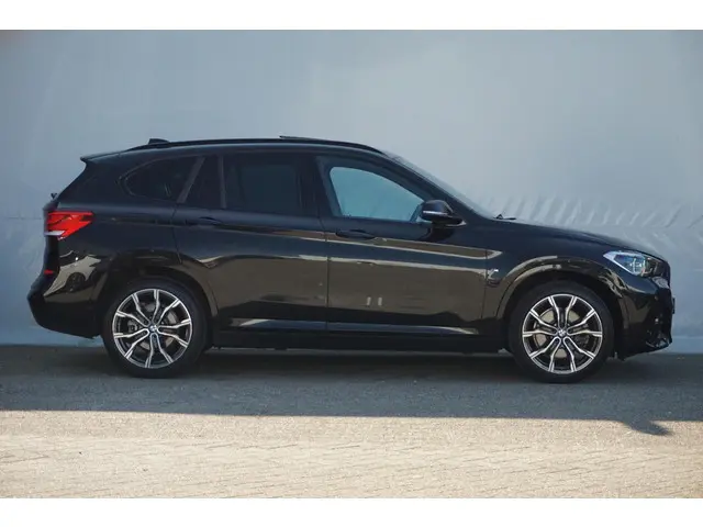 BMW X1 xDrive25e 2021 Hybride Benzine 3
