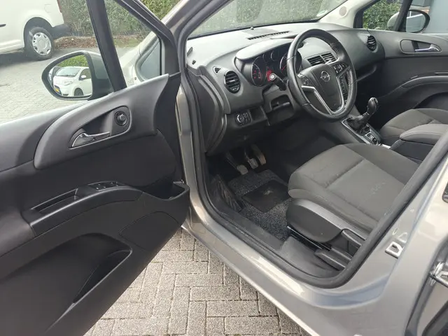 Opel Meriva 1.4 Berlin 2014 Benzine 10
