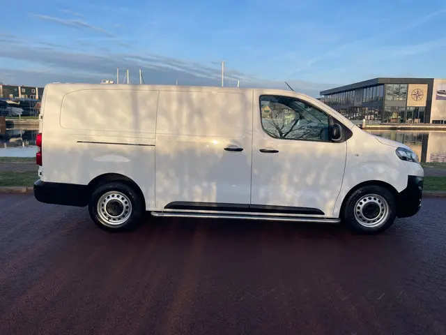 Opel Vivaro 2