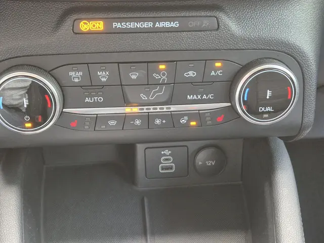 Ford Kuga 2.5 PHEV Titanium 2023 Hybride Benzine 31