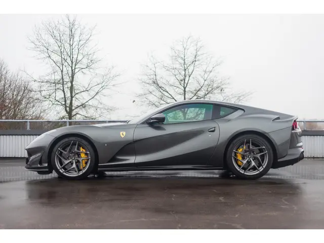 Ferrari 812 Superfast 6.5 V12 HELE 2020 Benzine 3