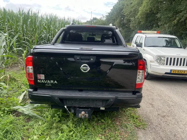 Nissan Navara 23D-N-guard 2021 Diesel 7