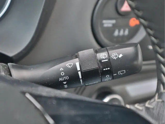 Toyota Yaris 1.5 Hybrid Energy 2018 Hybride Benzine 12