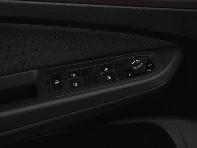 Volkswagen Golf 1.0 eTSI 110pk DSG Active 2022 Benzine 12