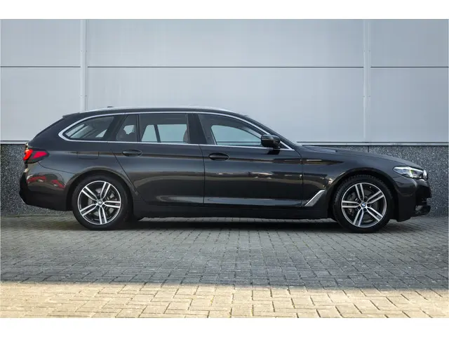 BMW 5 Serie Touring 530e 2021 Hybride Benzine 2